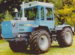 Колесный трактор Т-151К-08.jpg (16985 bytes)